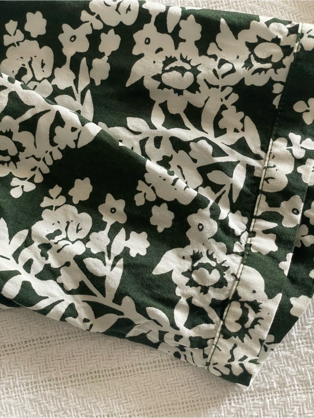 Floral V-Neck Green & White Women's Top Three quarter sleeves Plus 2X - Picture 5 of 8